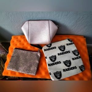 GUESS COUTURE RAIDERS BAGS WALLET LOT - 5 Items Makeup Bags Hip Bag Larg…